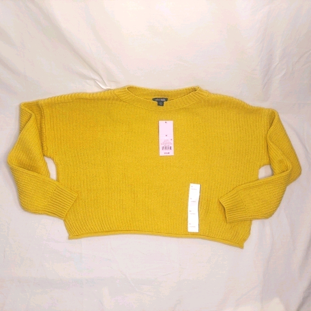 NWT Xhilaration M cropped spring sweater